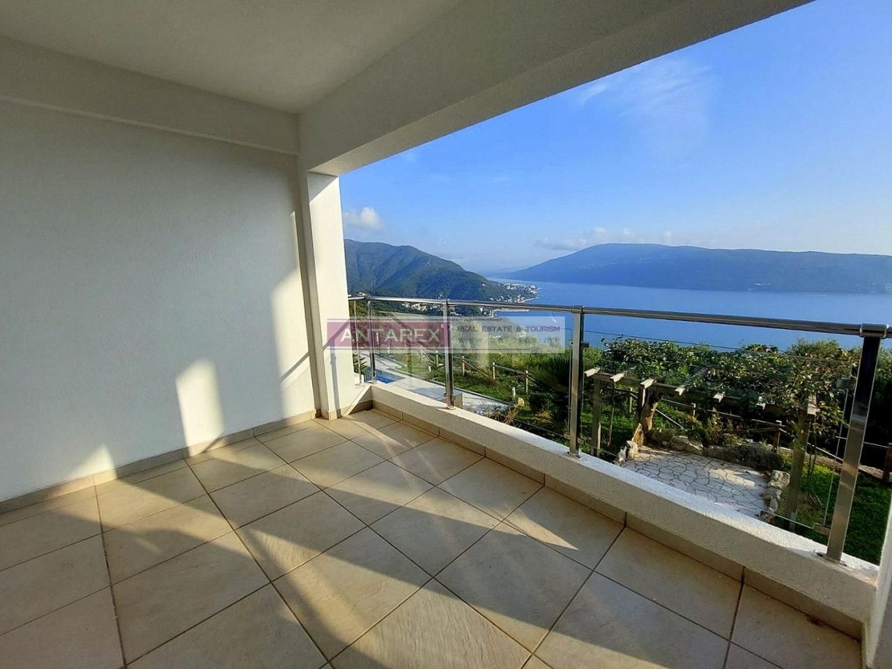 Apartment in Herceg-Novi, Montenegro, 93 m² - picture 5