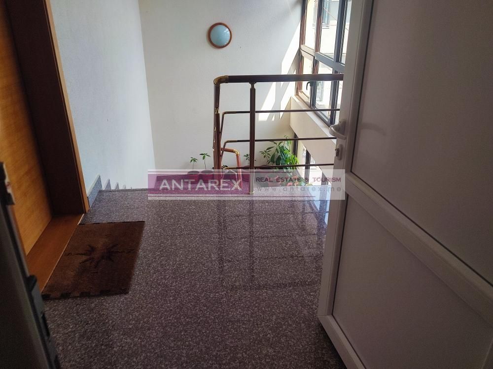 Apartment in Bar, Montenegro, 65 m² - picture 9