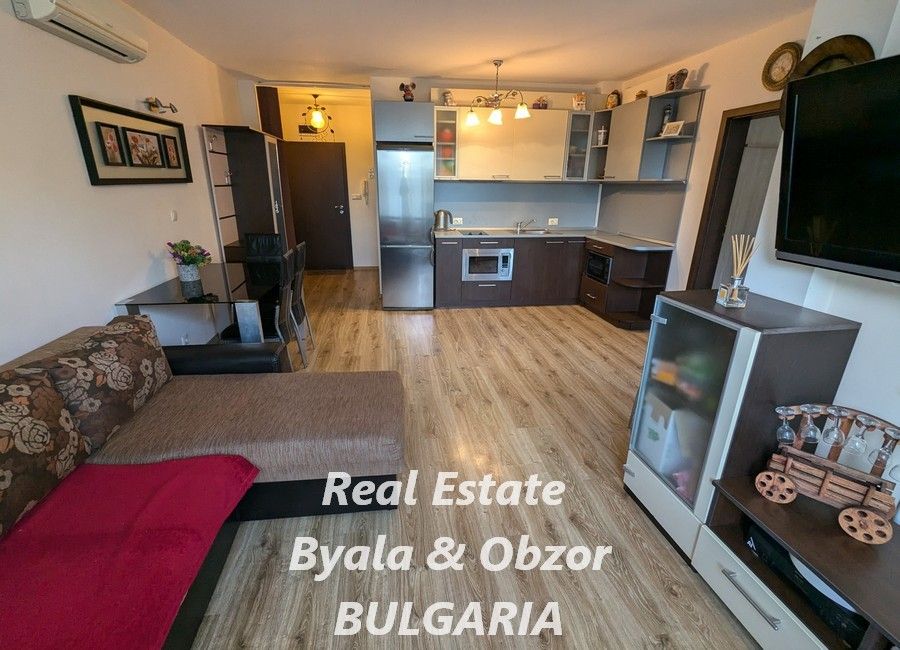 Piso en Obzor, Bulgaria, 61 m² - imagen 1