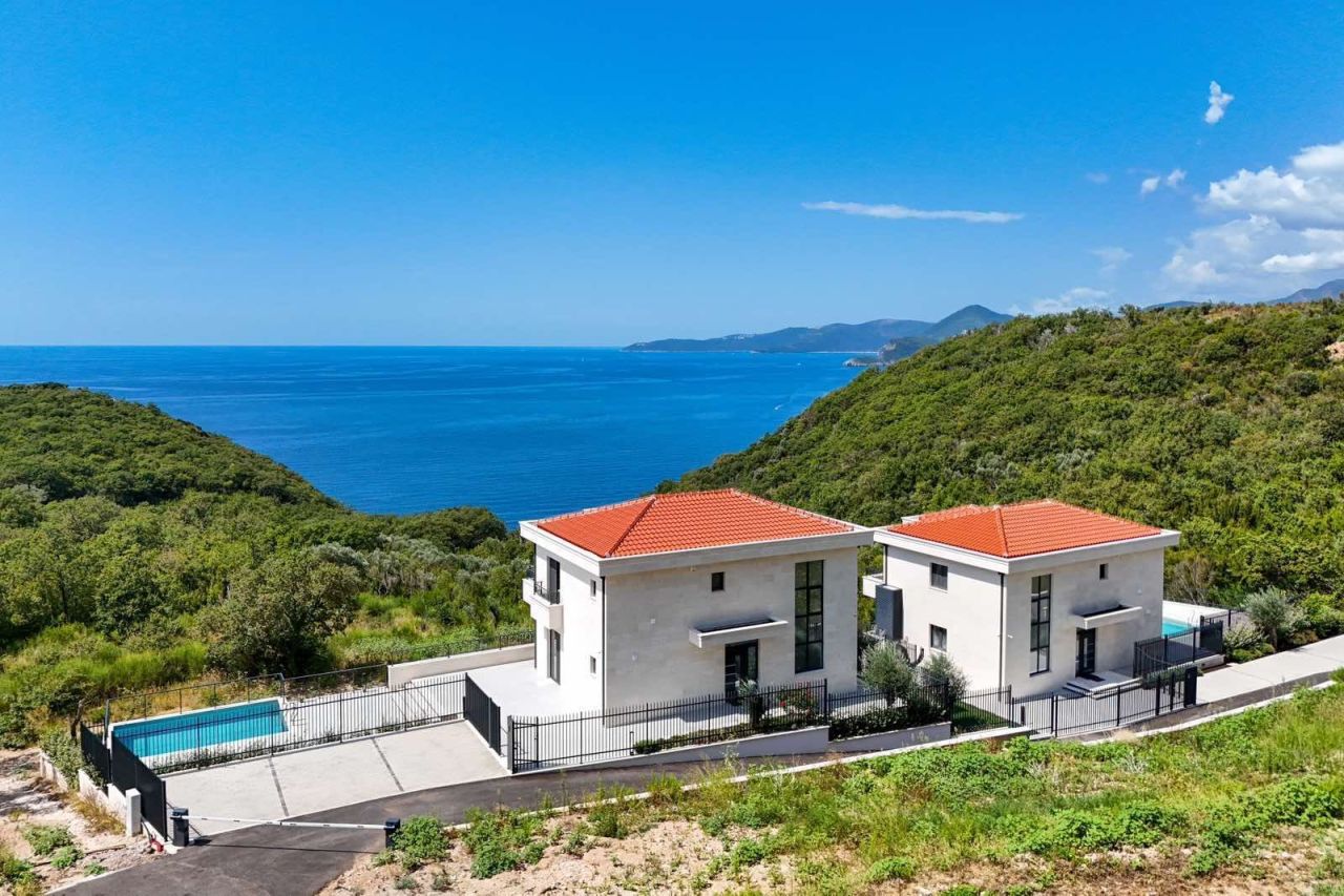 Villa in Rezevici, Montenegro, 318 m² - Foto 1