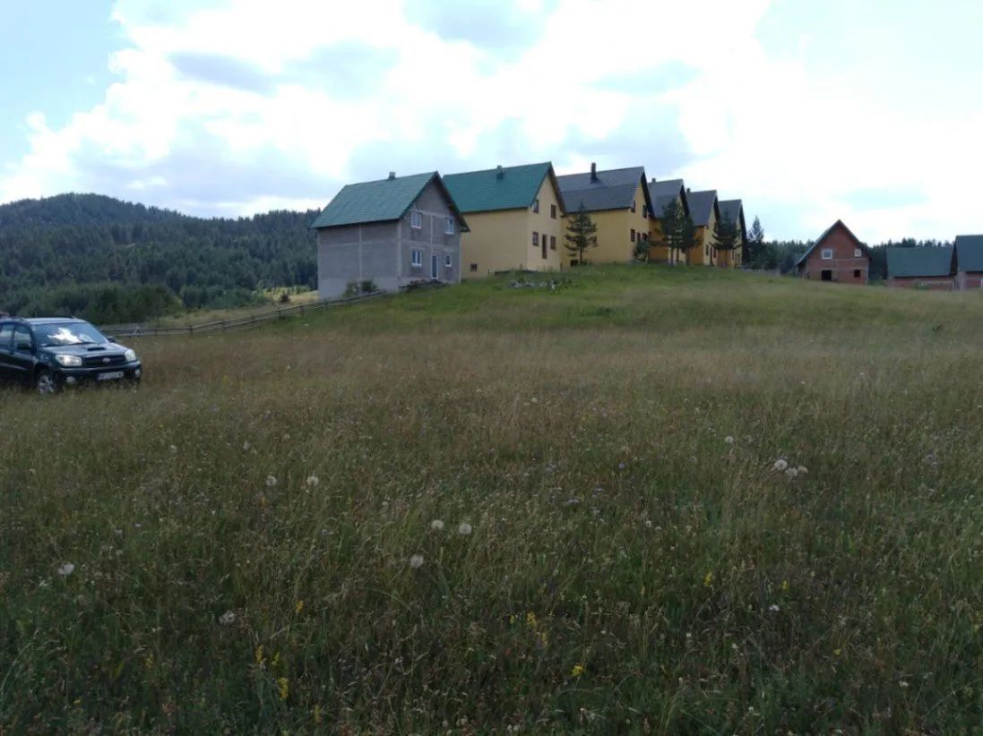 Land in Zabljak, Montenegro, 4 000 m² - picture 1