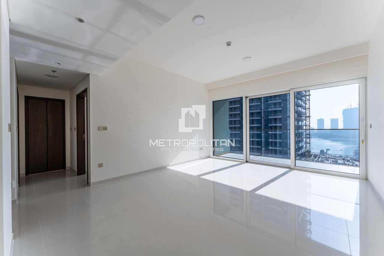 Apartment in Dubai, UAE, 74 m² - picture 1