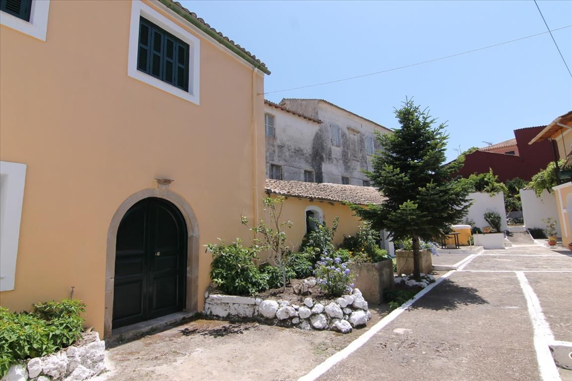 Casa en Corfú, Grecia, 300 m² - imagen 1