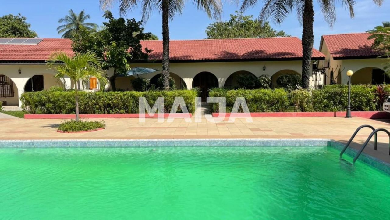 House Brufut, Gambia, 114 m² - picture 1