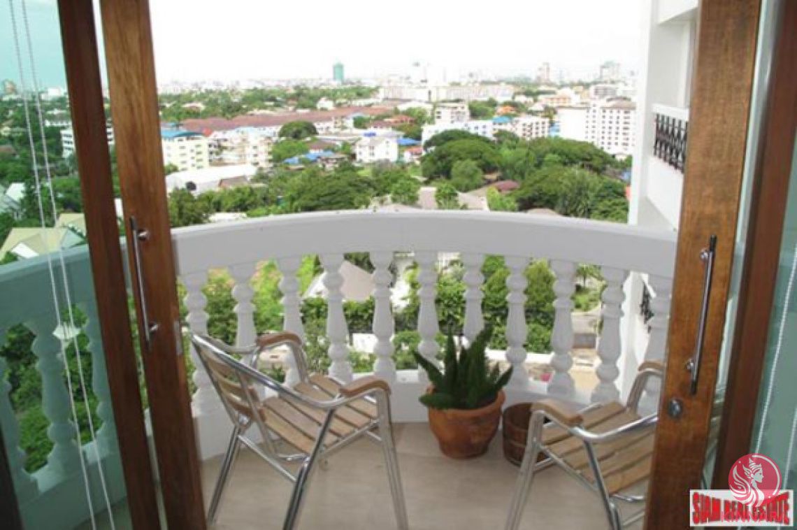 Apartment in Bangkok, Thailand, 215 m² - picture 1