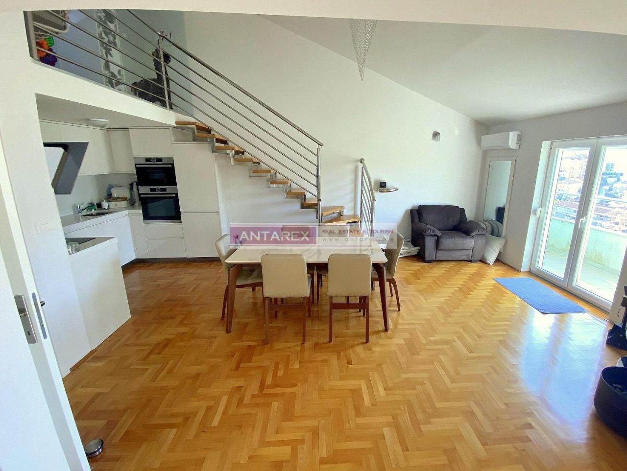 Apartment in Herceg-Novi, Montenegro, 125 m² - picture 2