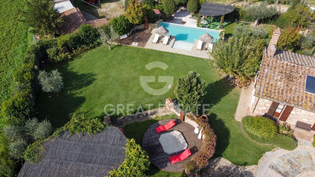 Casa a Città della Pieve, Italia, 476.25 m² - foto 4