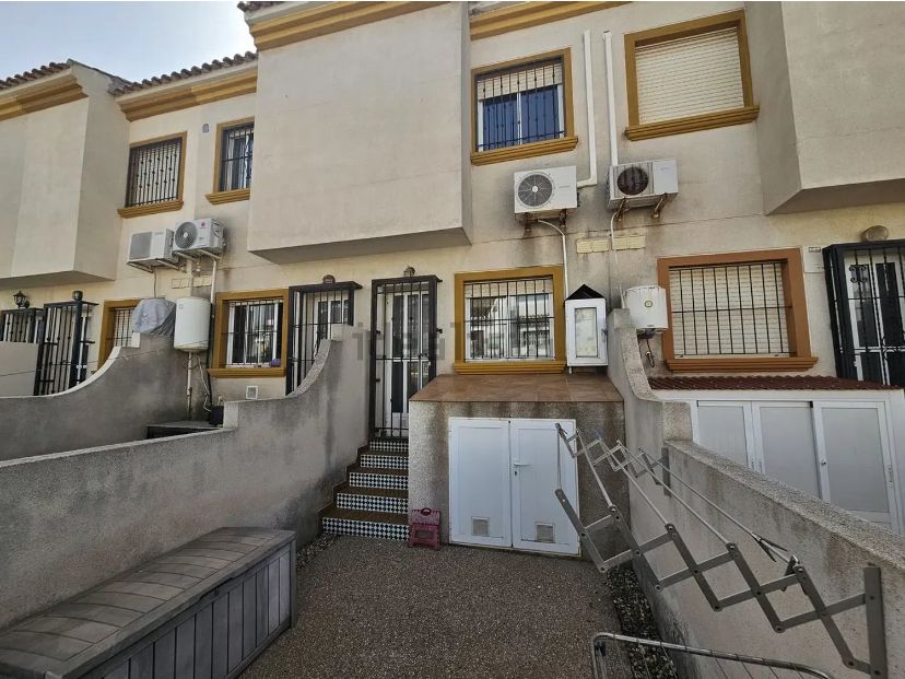 Maison urbaine à Orihuela Costa, Espagne, 85 m² - image 1