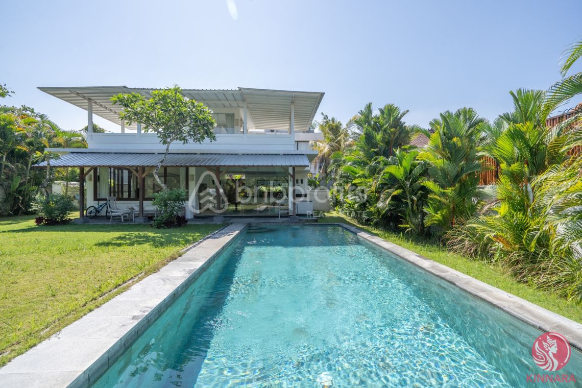 Villa à Canggu, Indonésie, 180 m² - image 1