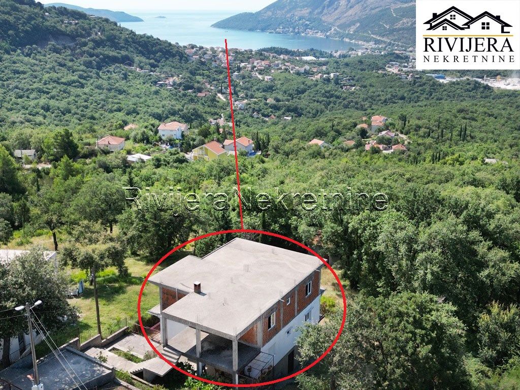 Piso en Herceg-Novi, Montenegro, 306 m² - imagen 1