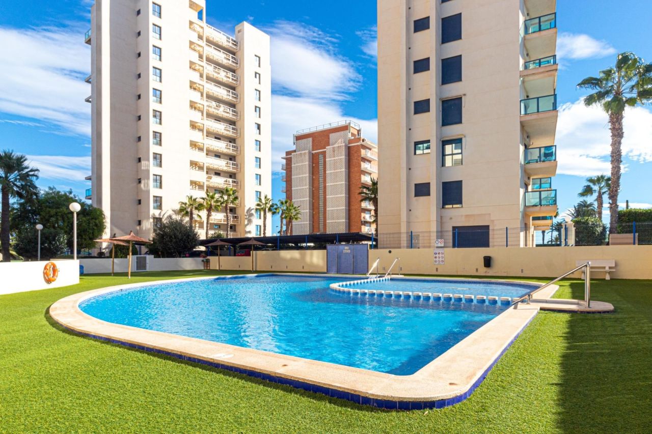 Appartement à Torrevieja, Espagne, 65 m² - image 1