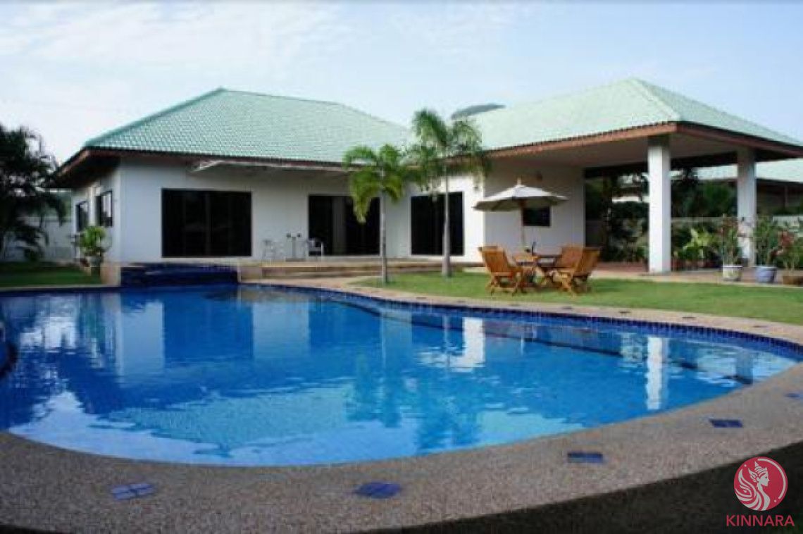 Villa in Prachuap Khiri Khan, Thailand, 230 m² - picture 1