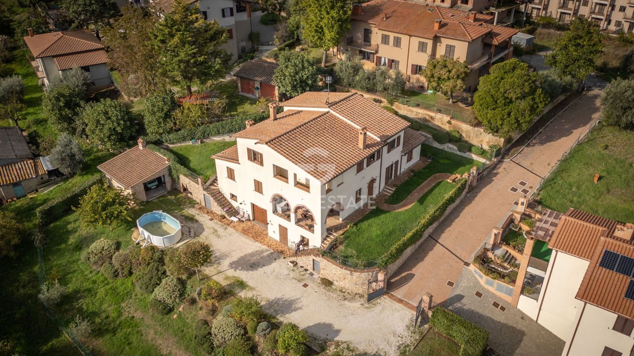 Villa in Citta della Pieve, Italy, 413.2 m² - picture 1