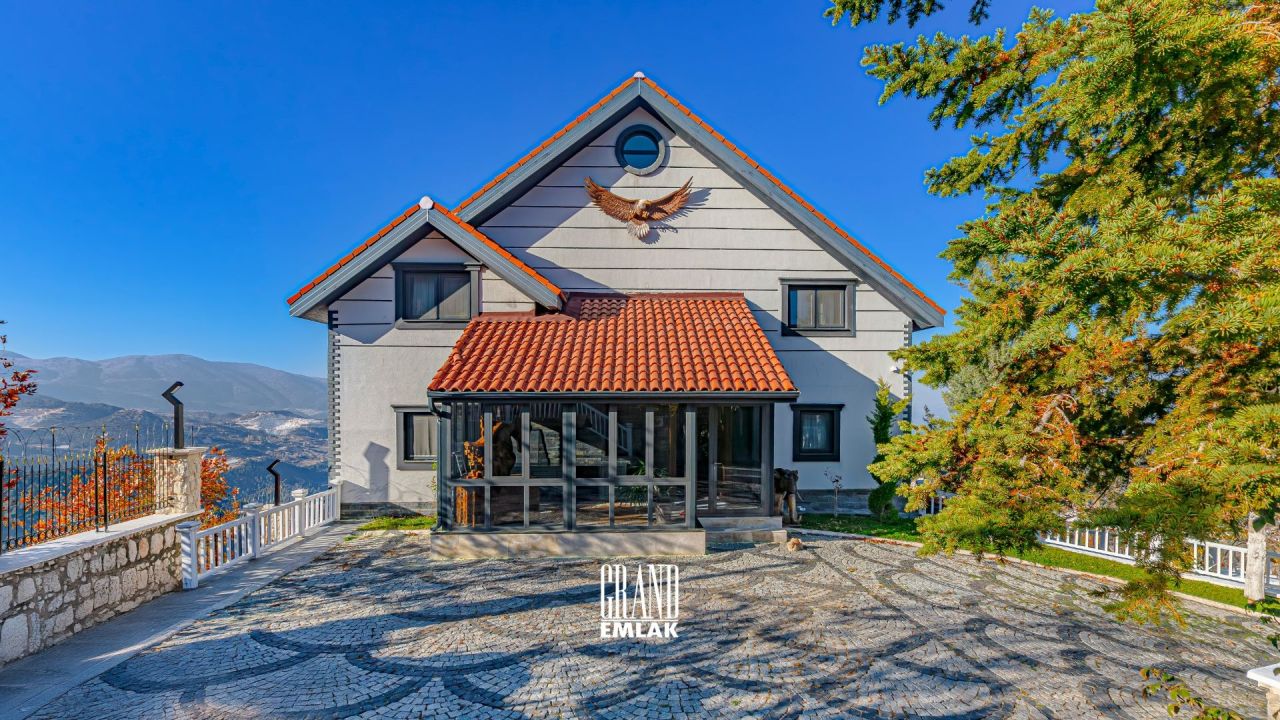 Villa in Antalya, Türkei, 600 m² - Foto 1