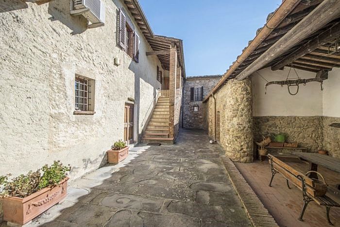 Industriale a Chianti, Italia, 5 400 m² - foto 3