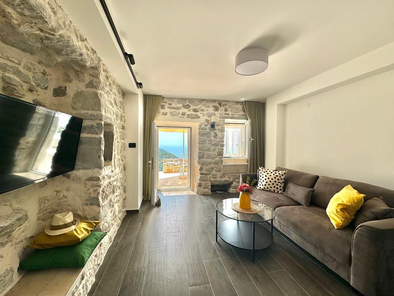 Villa en Budva, Montenegro, 120 m² - imagen 1