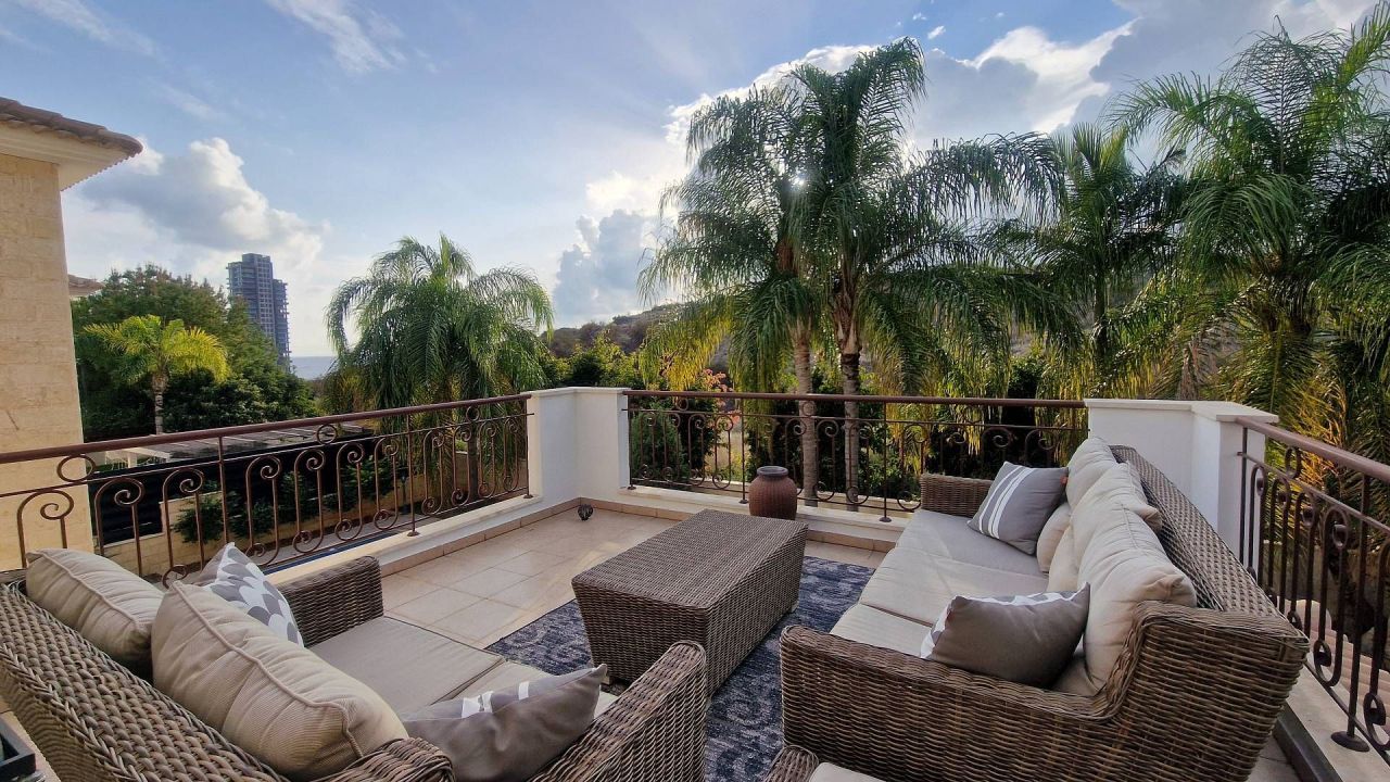 Casa en Agios Tychon, Chipre, 236 m² - imagen 2