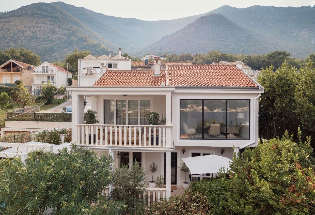 Villa in Kotor, Montenegro, 181 m² - picture 1