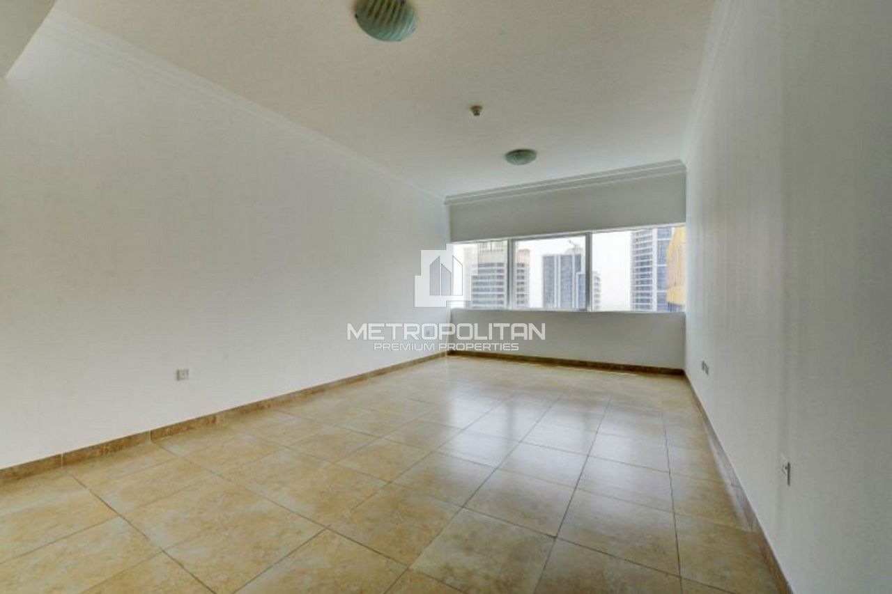 Apartment in Dubai, UAE, 81 m² - picture 1