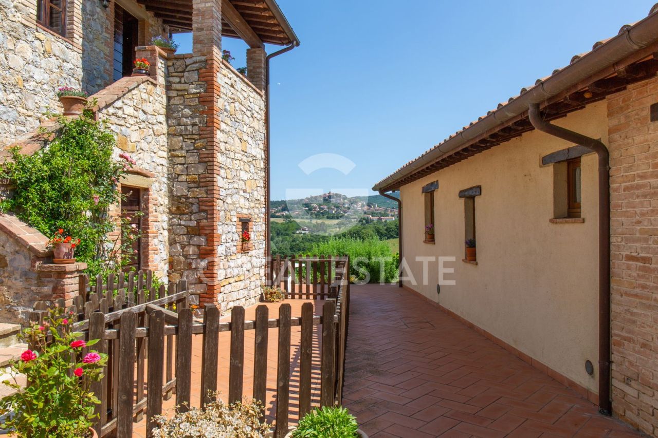 Casa en Montegabbione, Italia, 810 m² - imagen 7