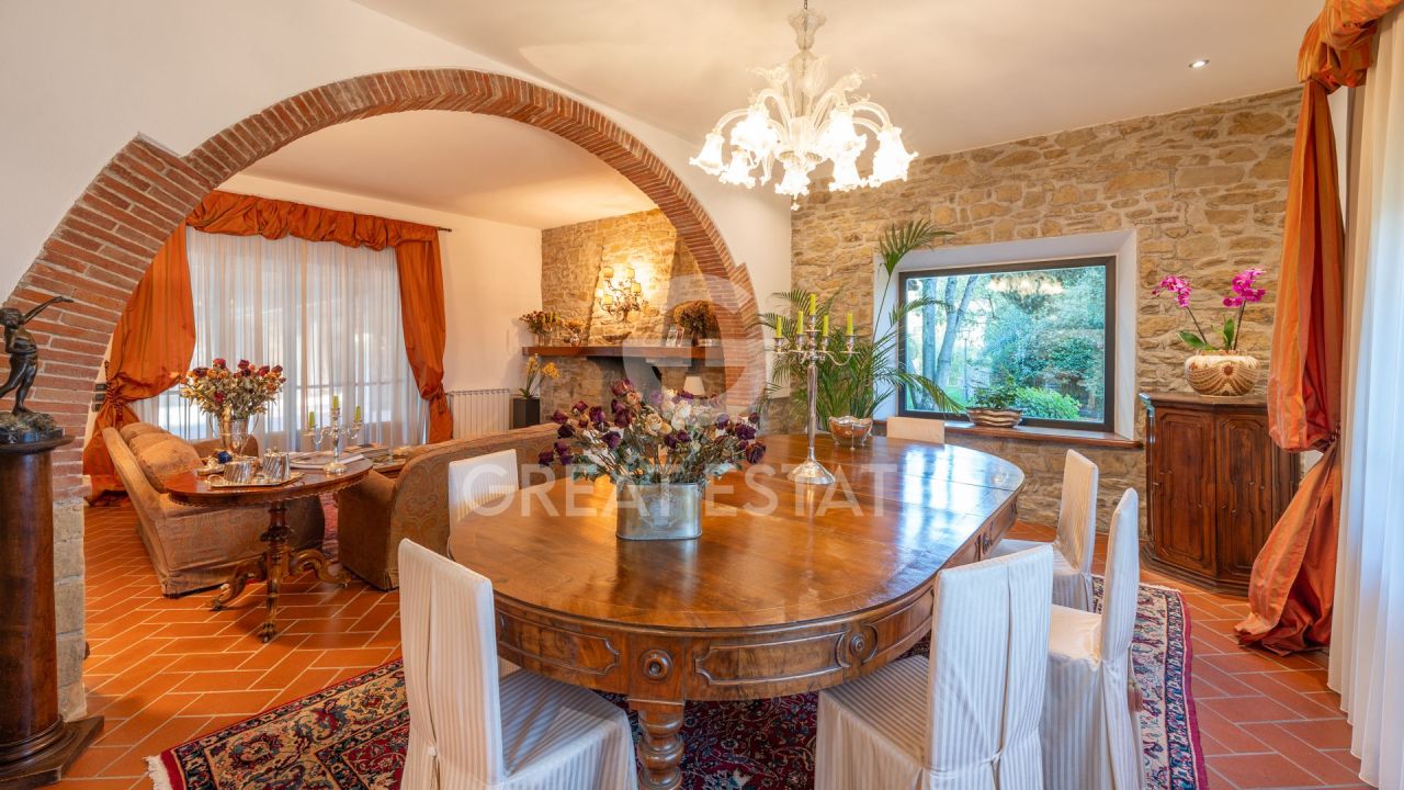 Casa en Arezzo, Italia, 380 m² - imagen 11