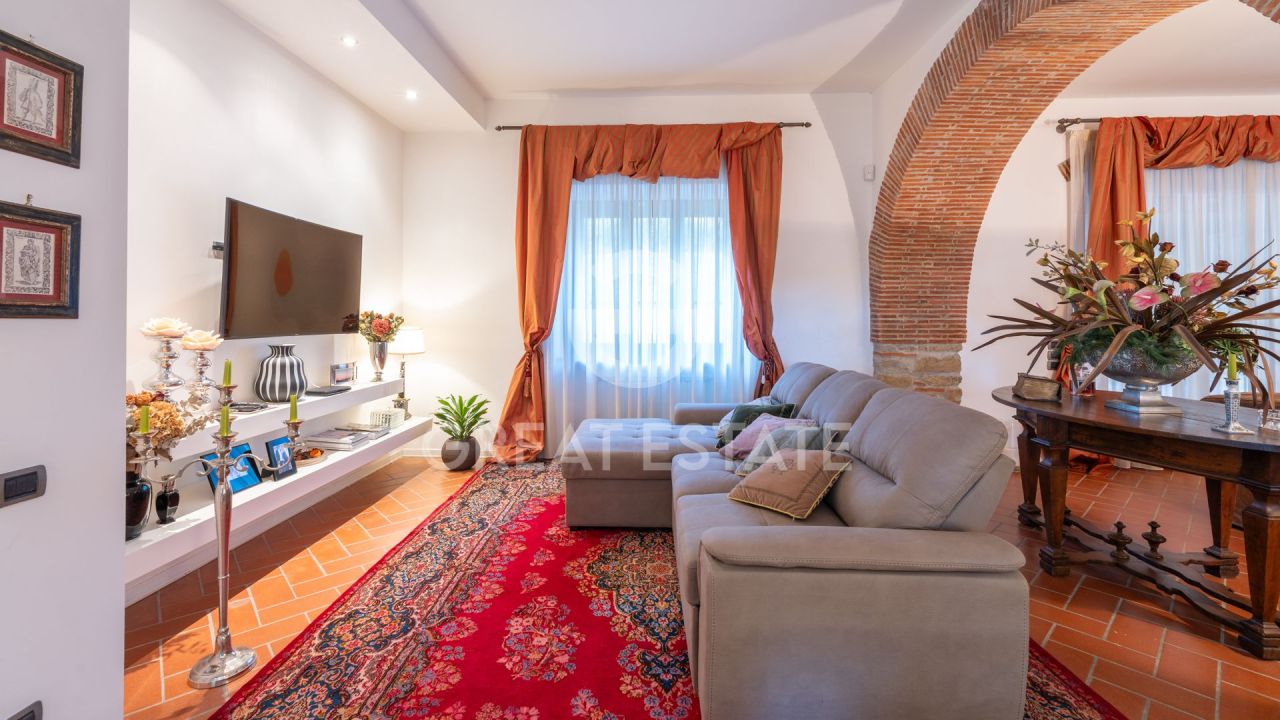 Casa en Arezzo, Italia, 380 m² - imagen 13