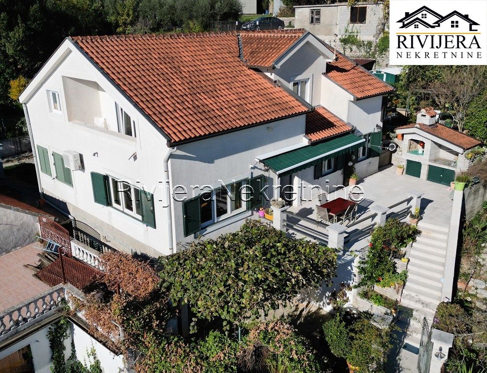 Maison à Herceg-Novi, Monténégro, 296 m² - image 1