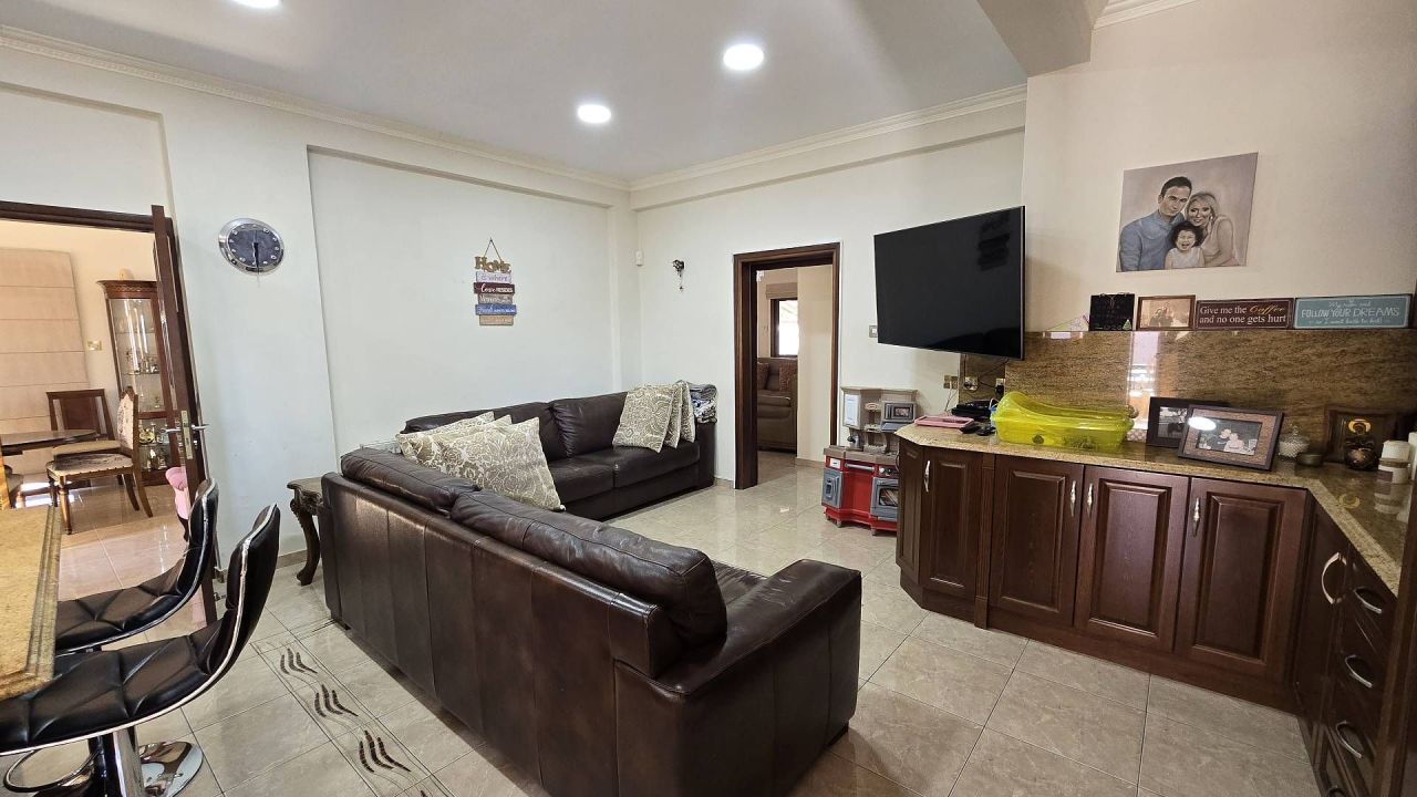 Maison à Larnaca, Chypre, 300 m² - image 9