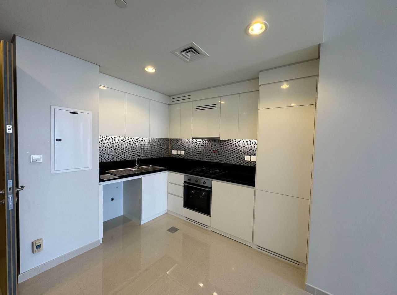 Flat in Dubai, UAE, 97 m² - picture 7