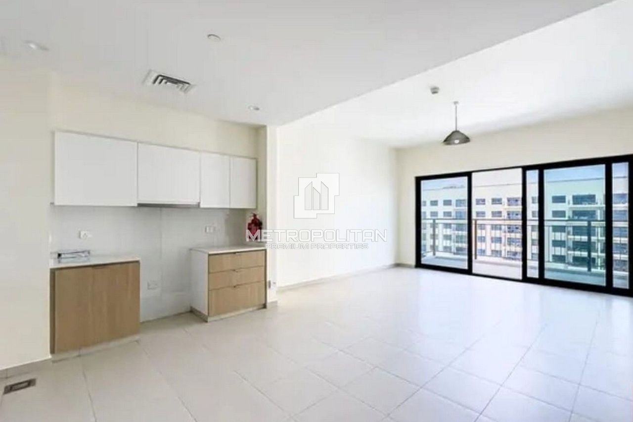 Apartment in Dubai, UAE, 92 m² - picture 1