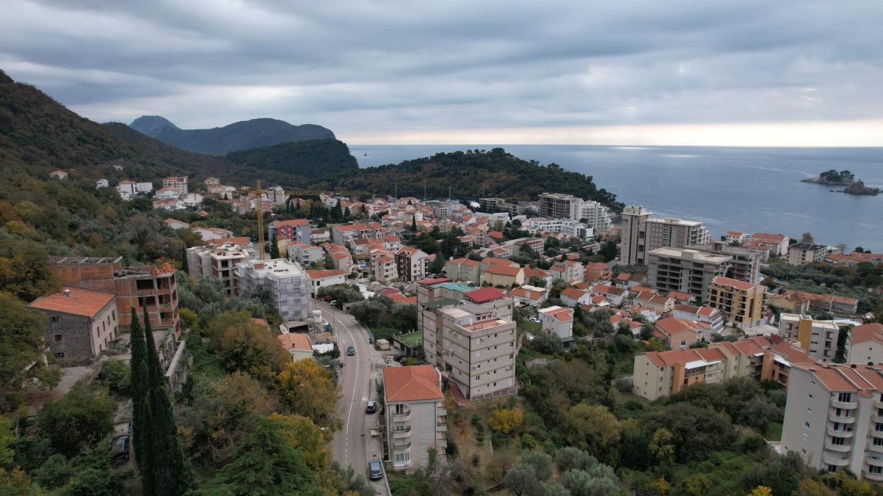 Land in Petrovac, Montenegro, 360 m² - picture 1