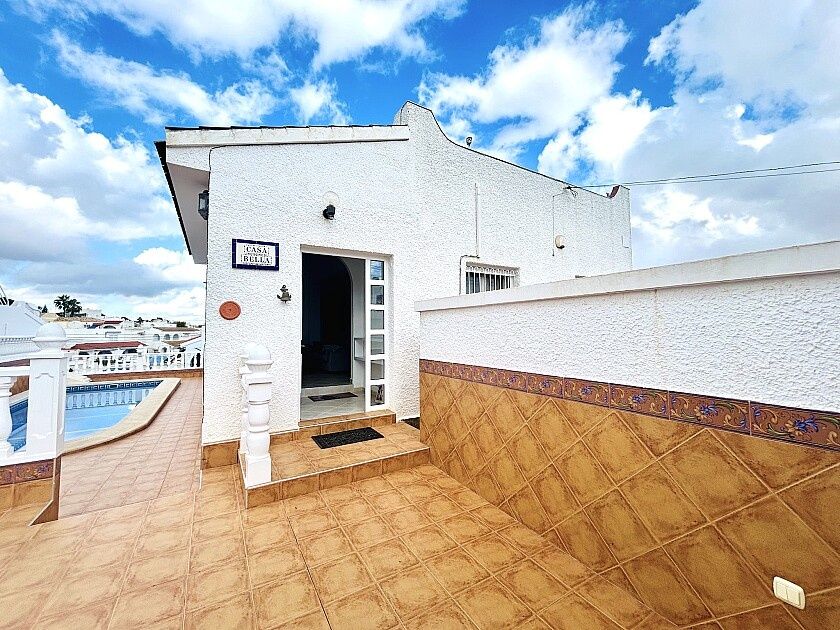 Villa in Orihuela Costa, Spain, 108 m² - picture 1