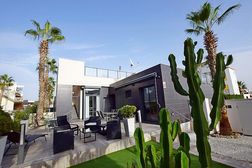 Villa en Orihuela Costa, España, 80 m² - imagen 1