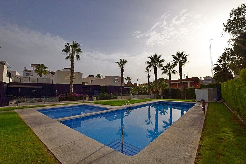 Villa en Orihuela Costa, España, 80 m² - imagen 4