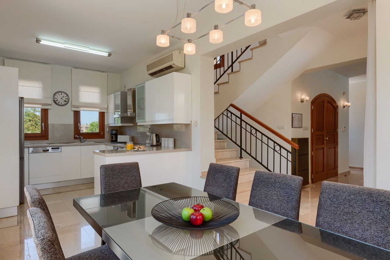 House in Kouklia, Cyprus, 200 m² - picture 7