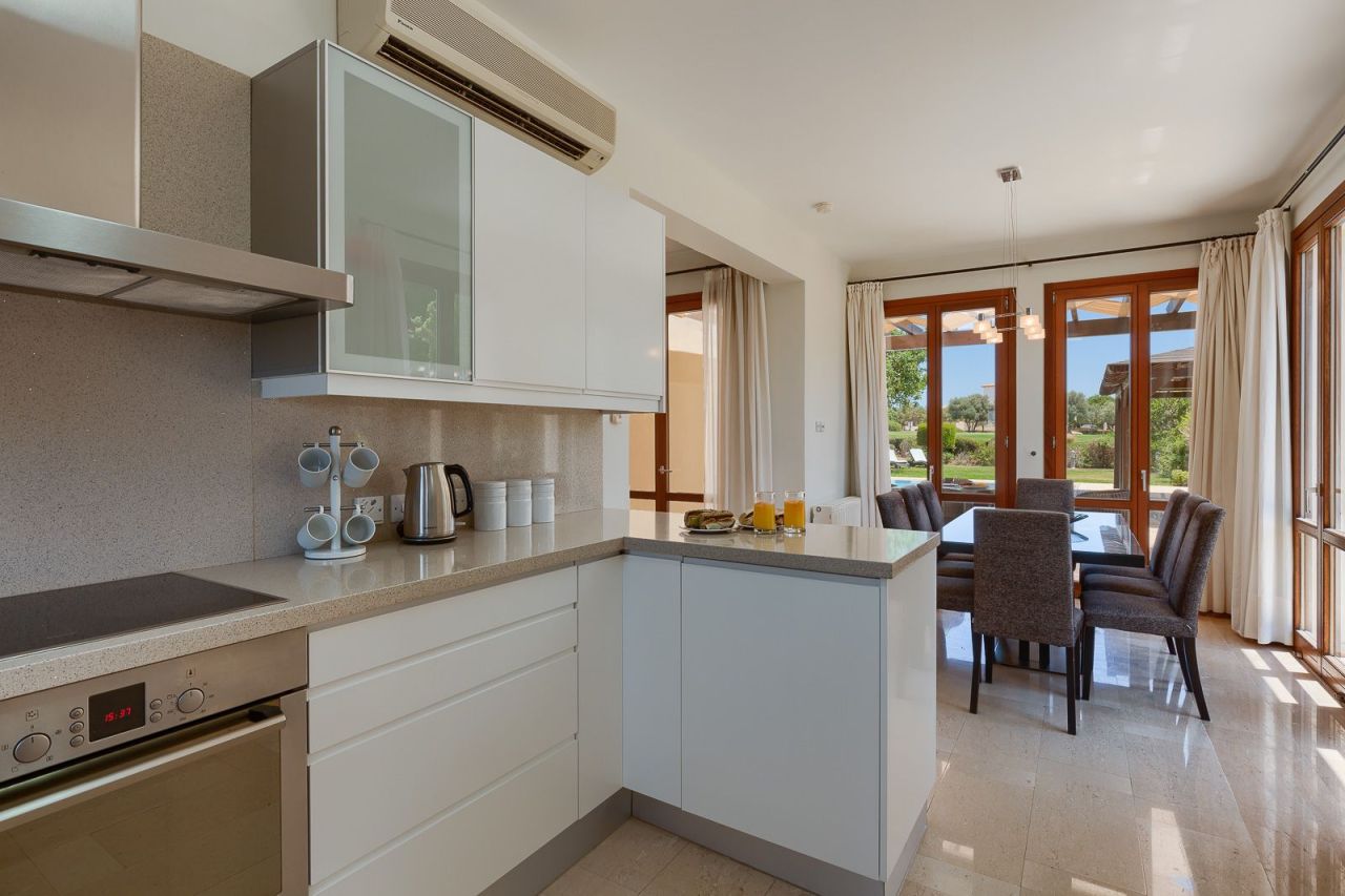 House in Kouklia, Cyprus, 200 m² - picture 8