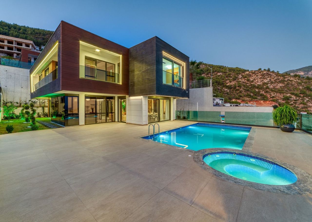 Villa in Alanya, Türkei, 584 m² - Foto 1