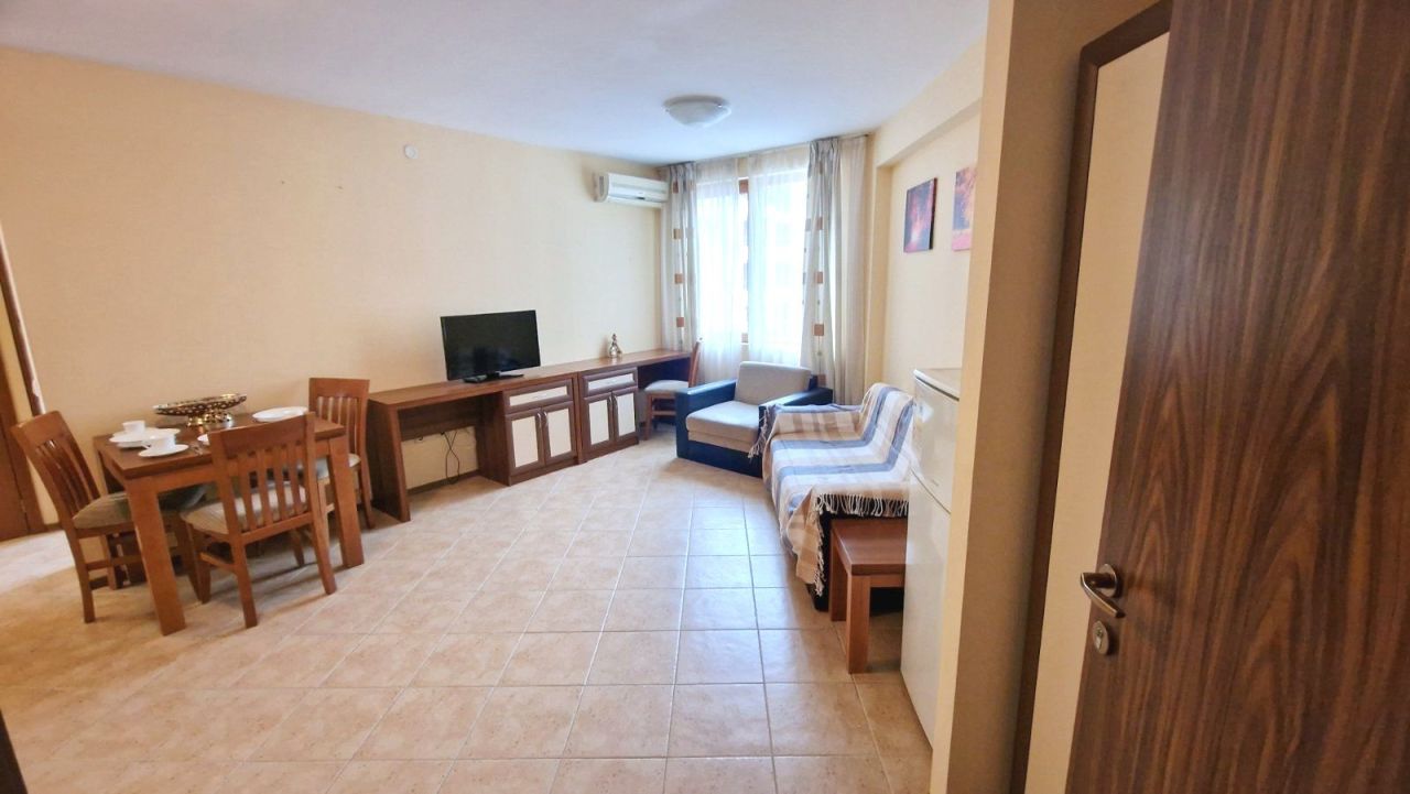 Appartement à Slantchev Briag, Bulgarie, 77 m² - image 1