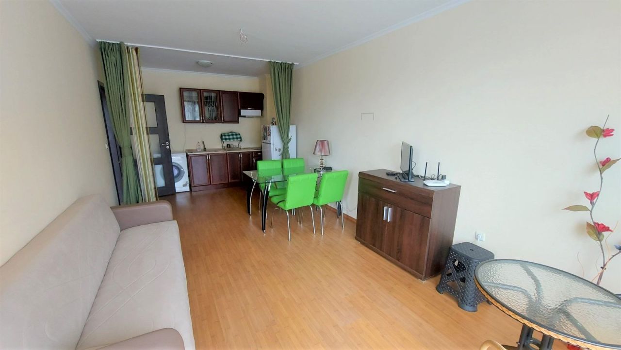 Flat in Elenite, Bulgaria, 54 m² - picture 1