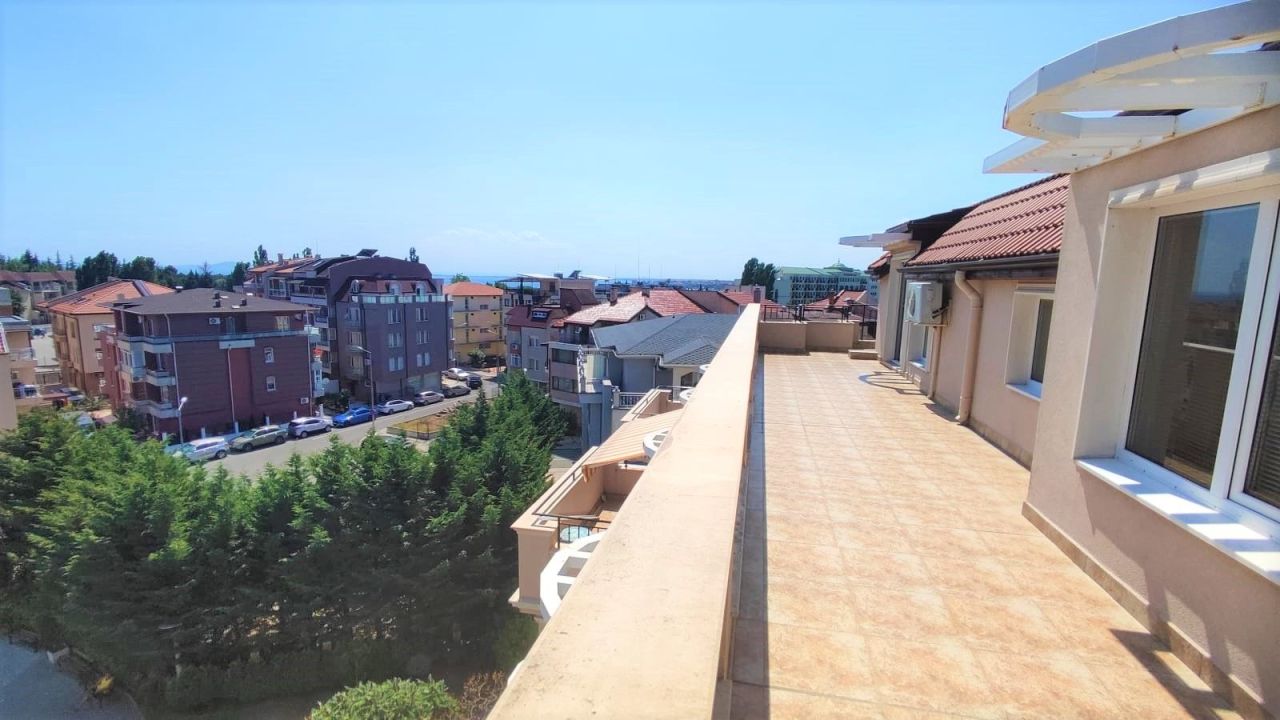 Ático en Nesebar, Bulgaria, 100 m² - imagen 1