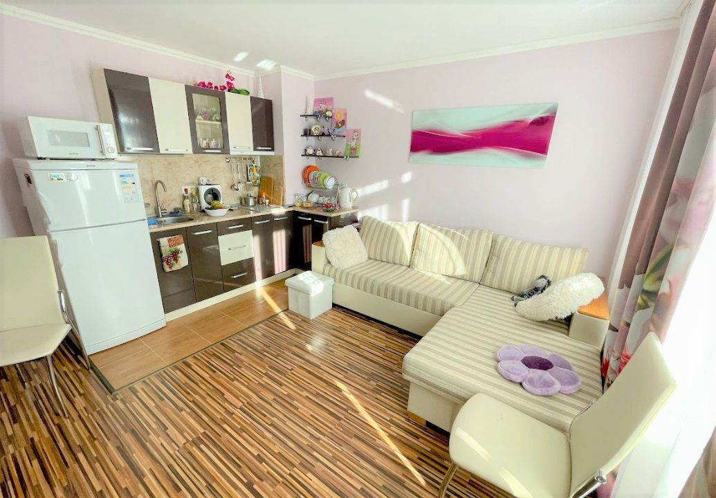 Appartement à Pomorie, Bulgarie, 68 m² - image 1