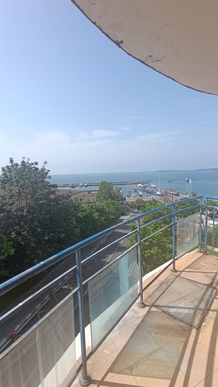 Piso en Burgas, Bulgaria, 92 m² - imagen 2