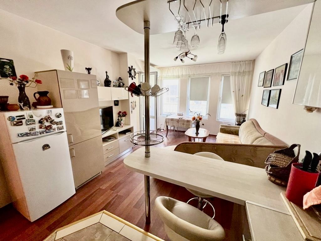 Piso en Pomorie, Bulgaria, 65 m² - imagen 2