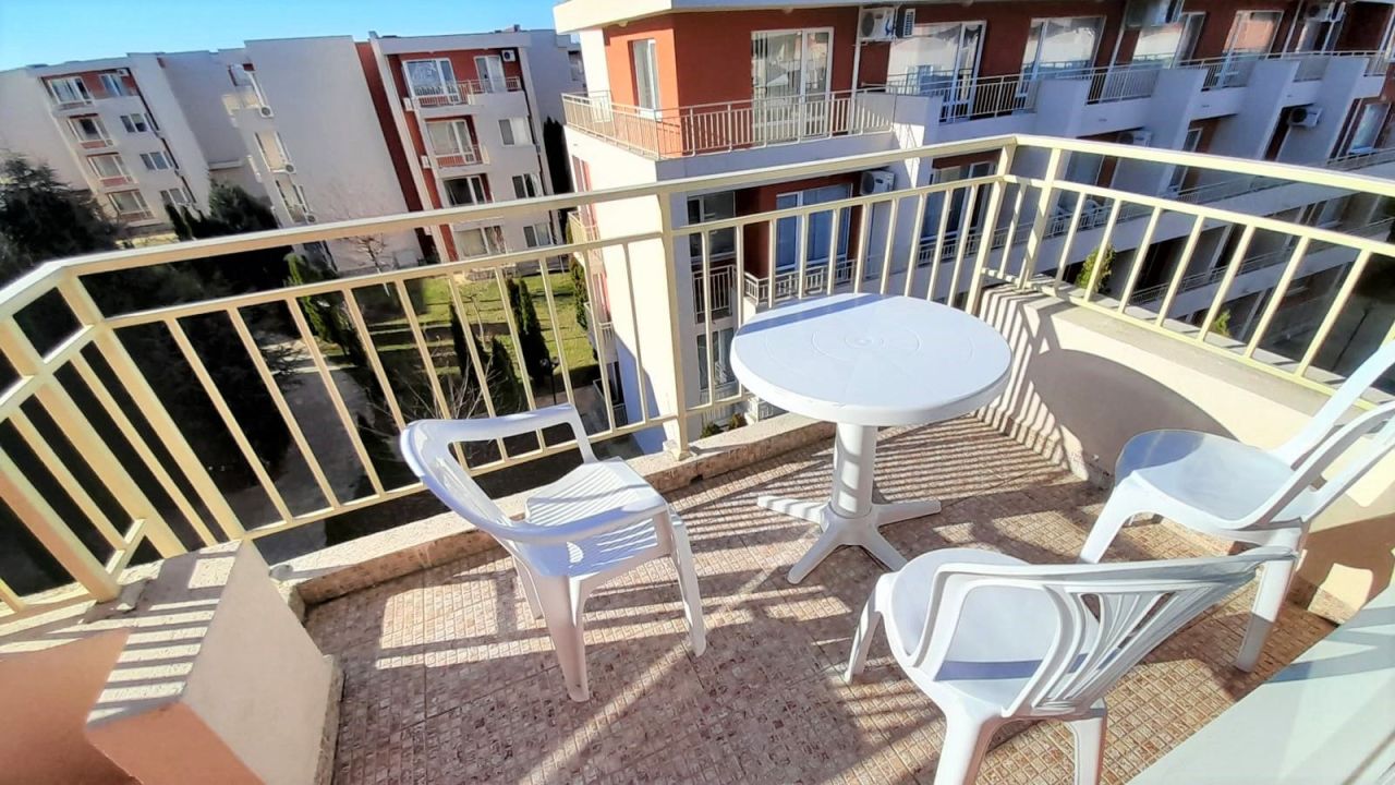 Appartement à Slantchev Briag, Bulgarie, 65 m² - image 3