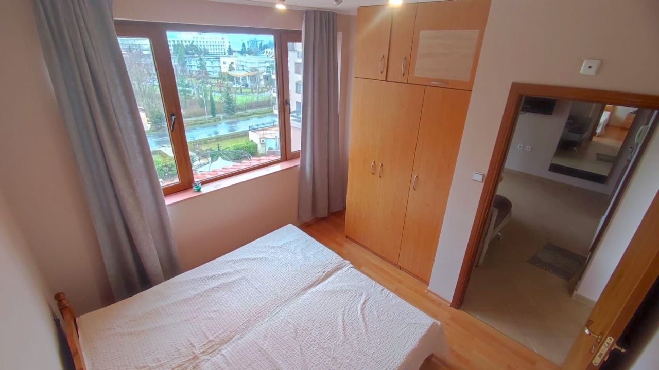 Appartement à Slantchev Briag, Bulgarie, 55 m² - image 8