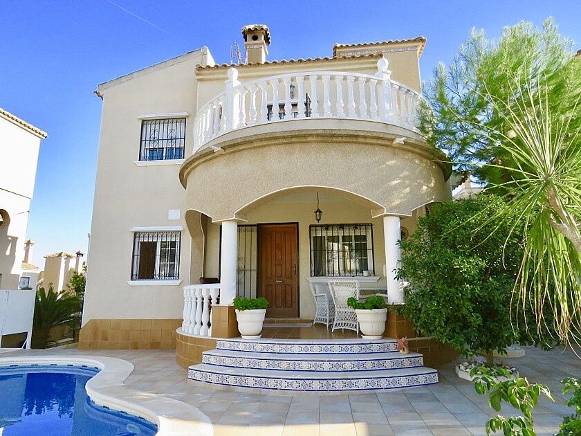 Villa in Orihuela Costa, Spain, 124 m² - picture 1