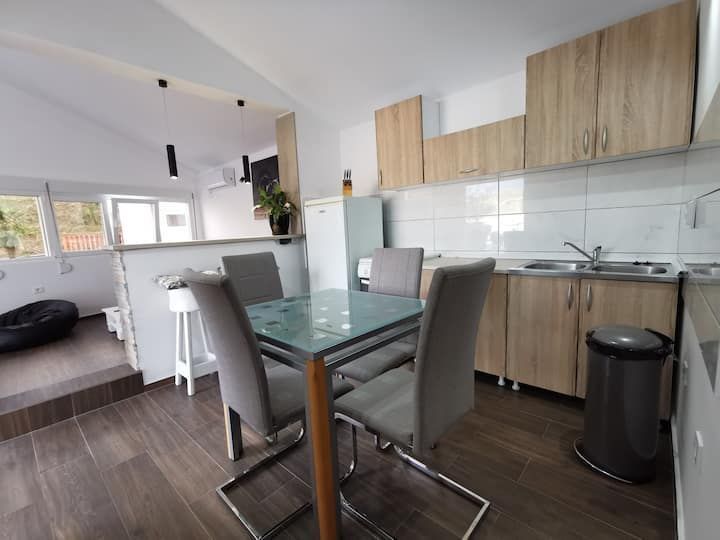 Apartamento en Budva, Montenegro, 100 m² - imagen 1