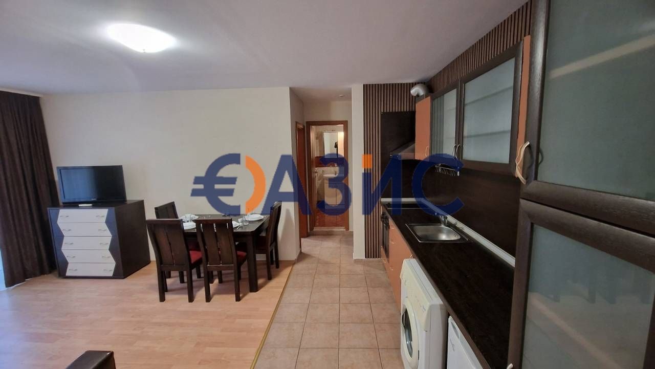 Appartement à Slantchev Briag, Bulgarie, 64 m² - image 1