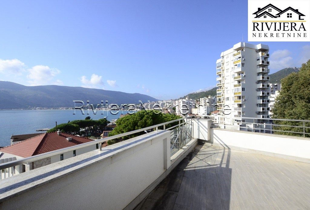 Piso en Herceg-Novi, Montenegro, 89 m² - imagen 1