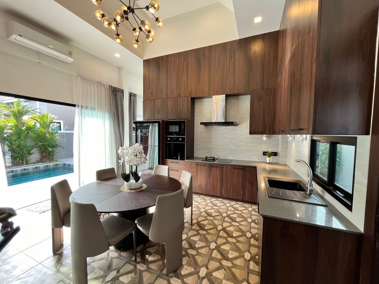 Villa a Pattaya, Thailandia, 332 m² - foto 2